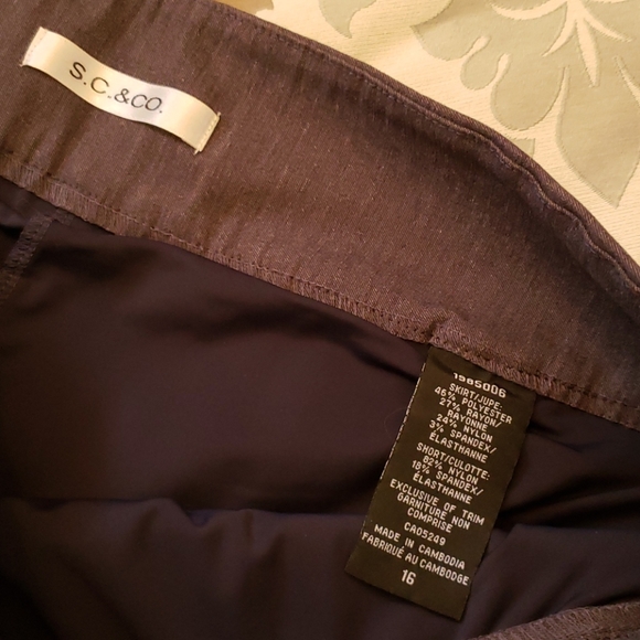 Gray Skirt (skort) Size 16 - Picture 4 of 6